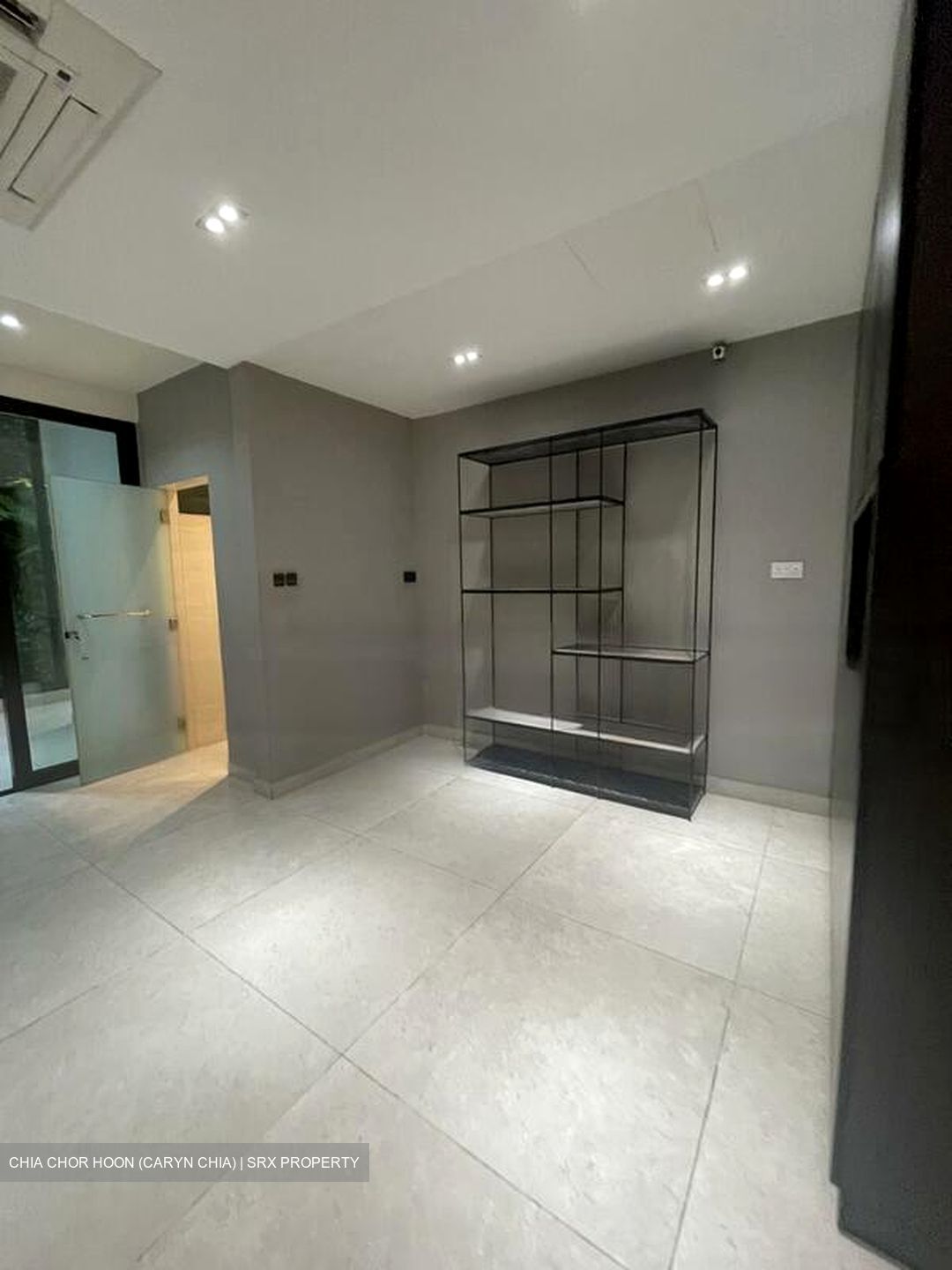 La Suisse (D11), Terrace #474433831